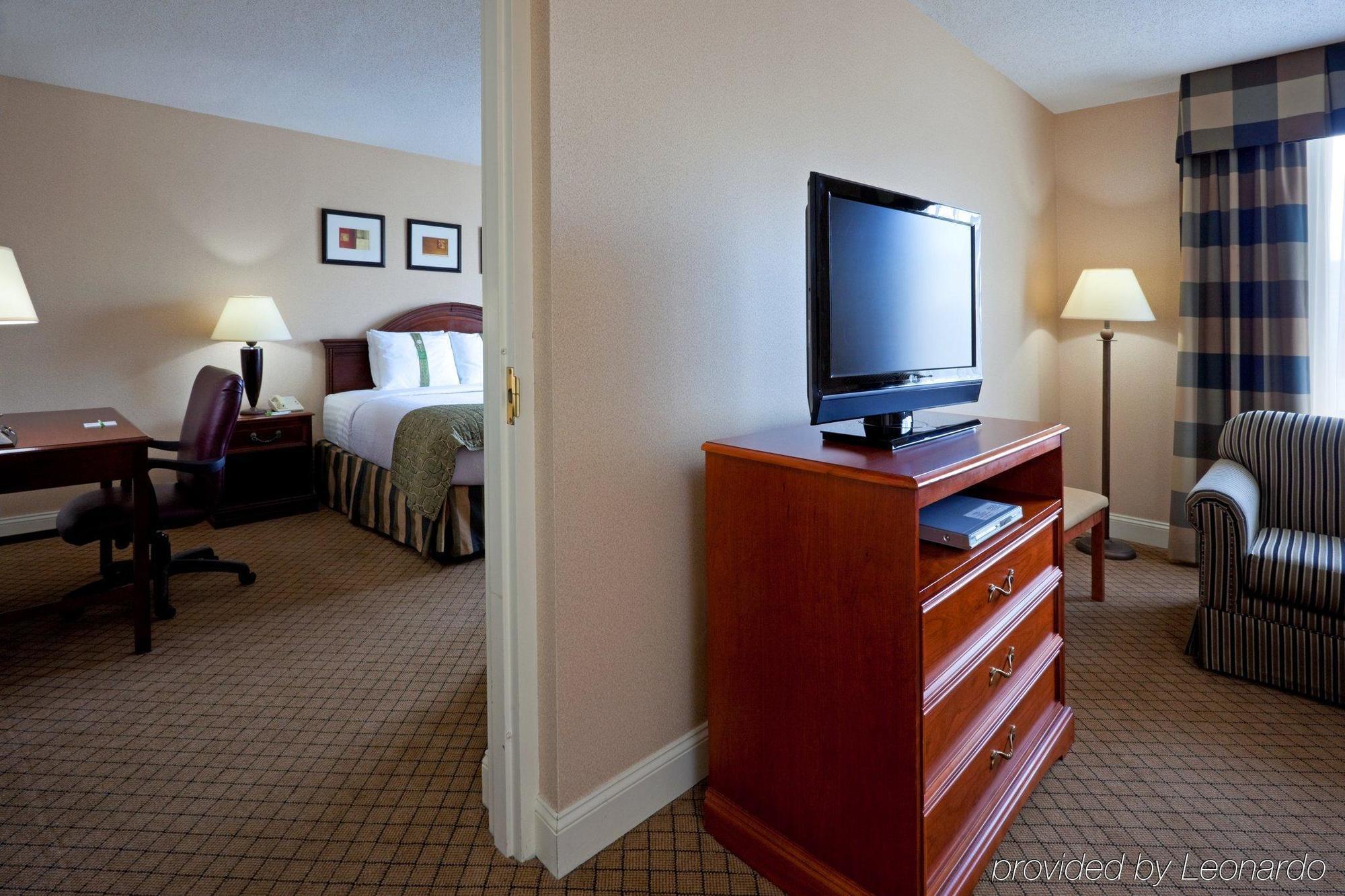 Holiday Inn Saratoga Springs By Ihg Номер фото